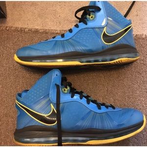 Nike LeBron 8 V2 "Entourage"